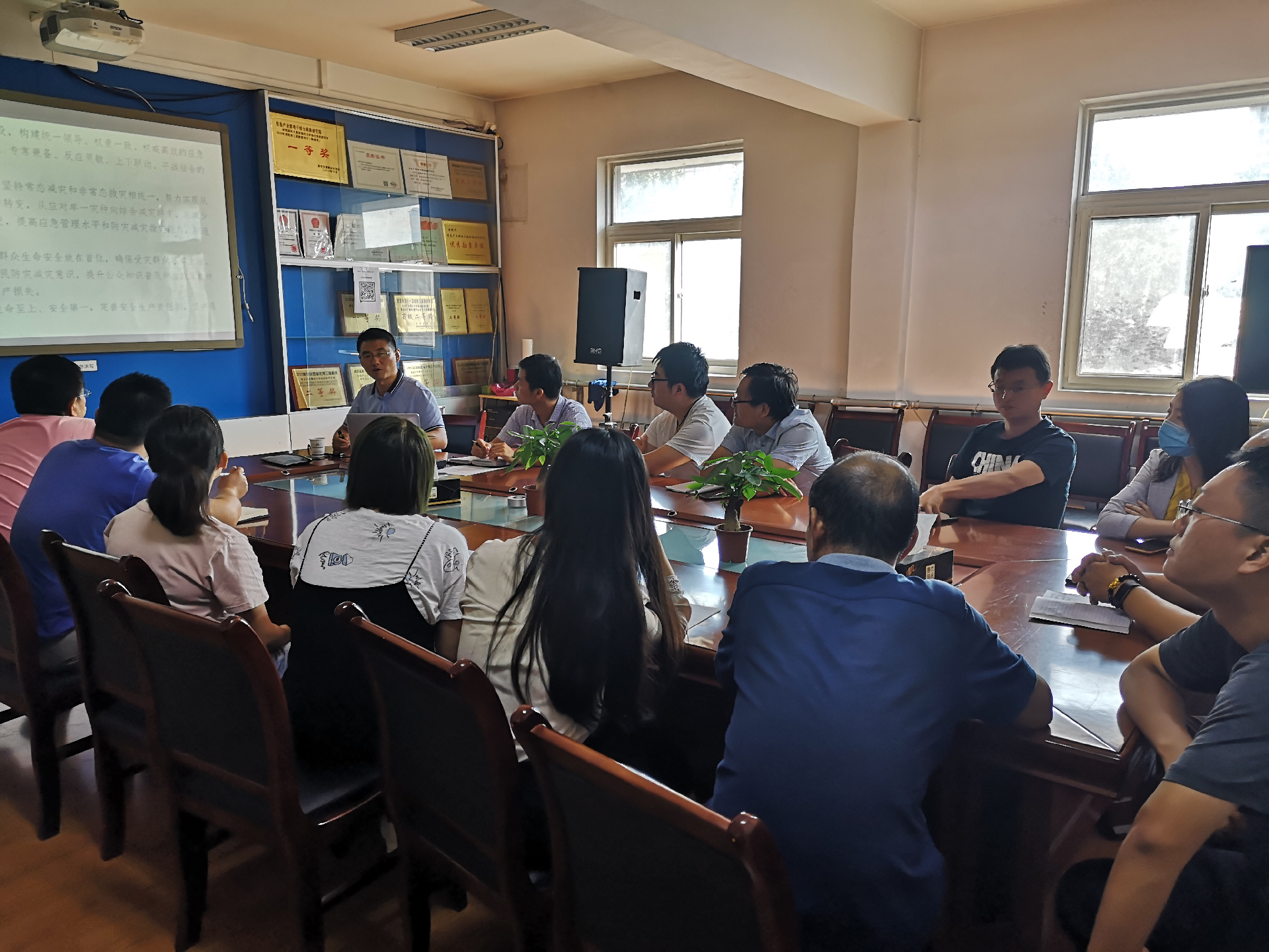我院舉辦安全生產(chǎn)、消防安全知識培訓講座