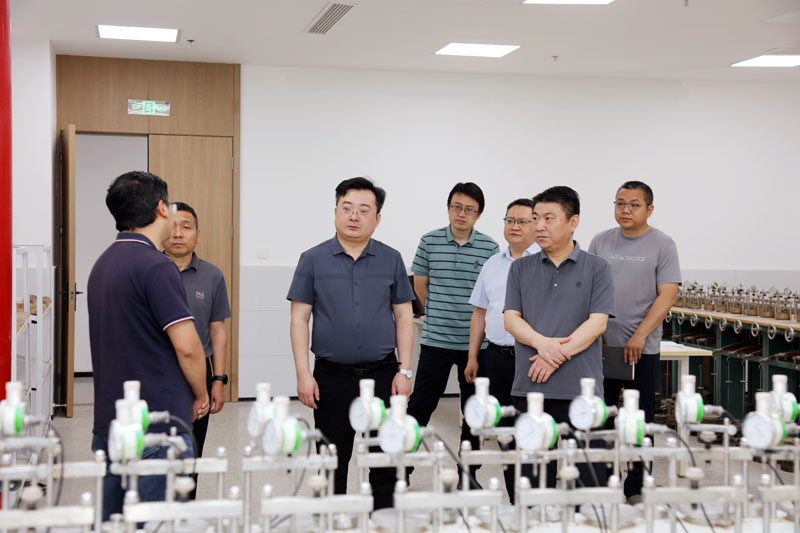 深化交流合作共謀產(chǎn)業(yè)發(fā)展 ——陜西地礦漢源玉業(yè)有限公司領導一行到訪公司座談交流